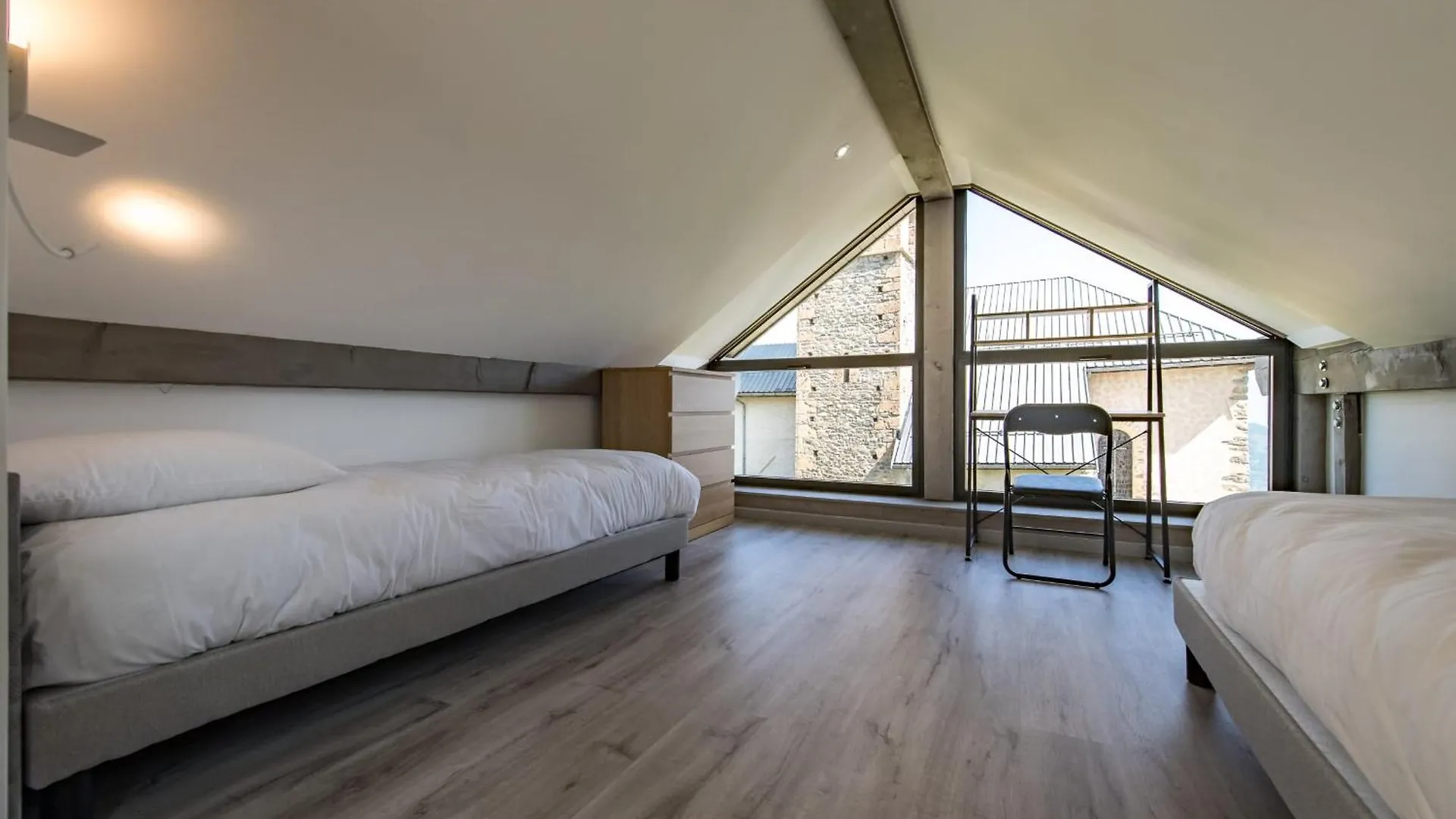 Bright Duplex in Albiez-Montrond - 2 Bedrooms Close to the Slopes Lejlighed