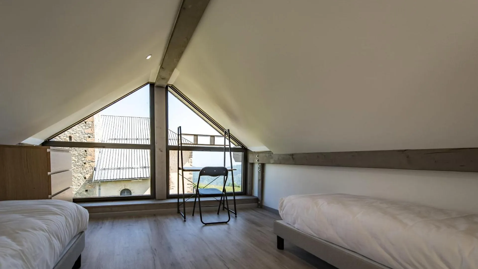 Bright Duplex in Albiez-Montrond - 2 Bedrooms Close to the Slopes 0*,  Frankrig