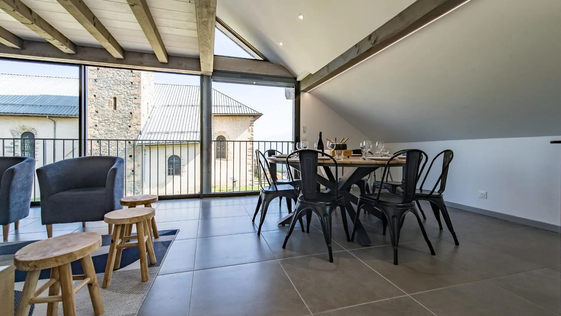 Bright Duplex in Albiez-Montrond - 2 Bedrooms Close to the Slopes 0*,
